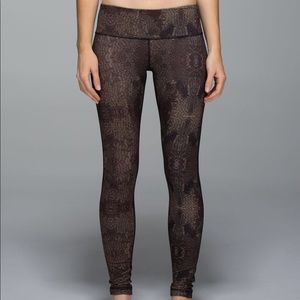 Lululemon Wunder Under 24” leggings